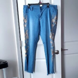 VENUS Blue Jeans with Gold Embroidery 16